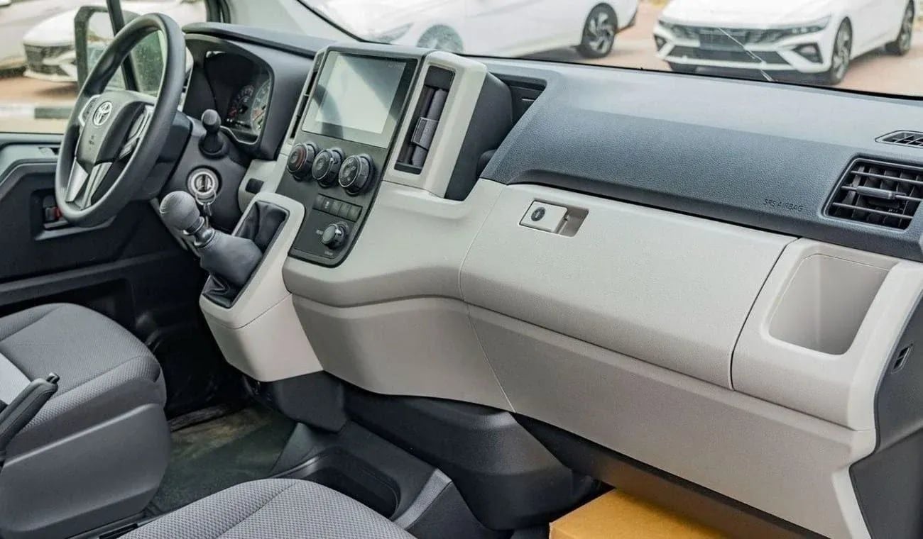Toyota Hiace TOYOTA HIACE 3.5L PETROL V6 13 SEATER  M/T  2026