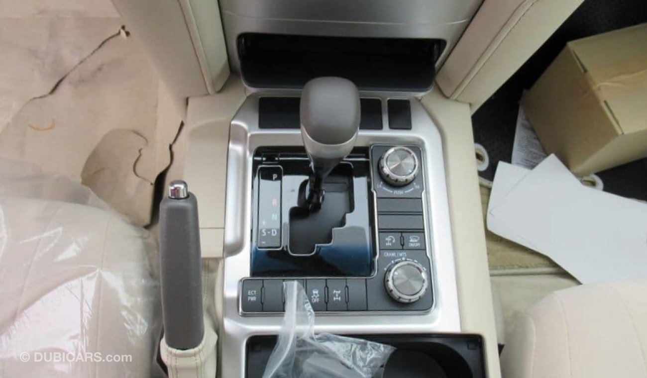 Toyota Land Cruiser VXR 5.7L Pet  - 21YM - BASIC - WHT_BEIG (FOR EXPORT ONLY)