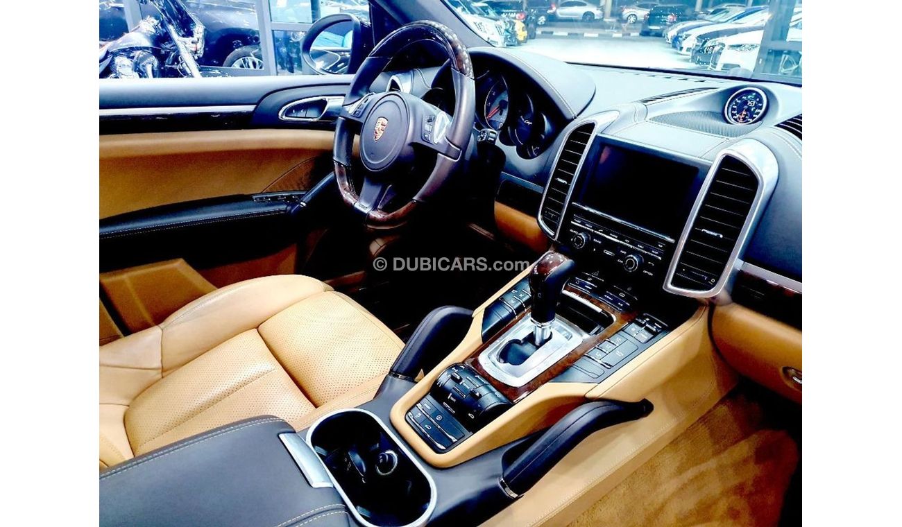 Porsche Cayenne 2013 - GCC - ONE YEAR WARRANTY - ( 1,600 AED PER MONTH/ 4YRS )