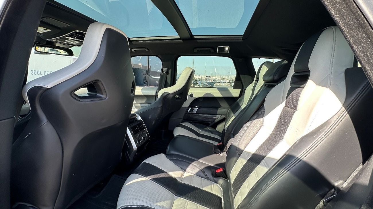 Land Rover Range Rover Sport SVR 5.0L (550 HP)