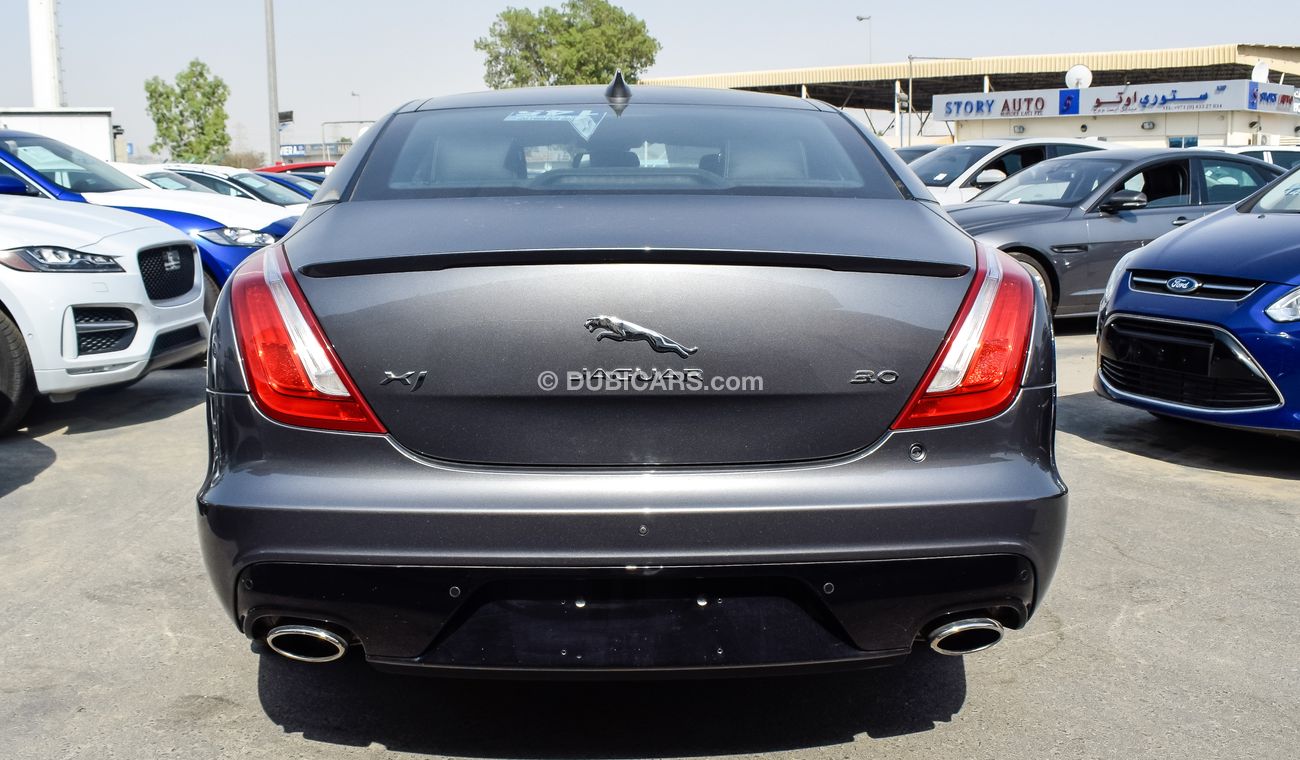 Jaguar XJ 3.0L V6 S/C R-Sport SWB RWD