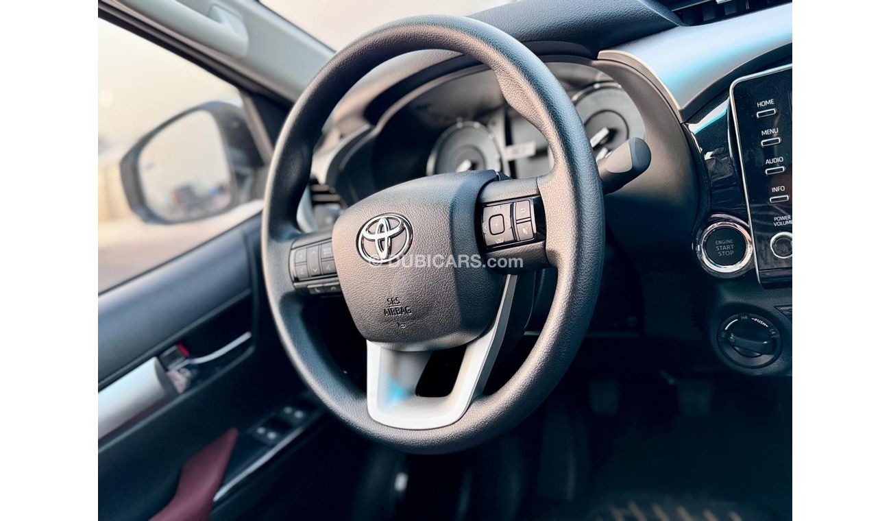 تويوتا هيلوكس Hlilux DC  2.4 L 4x4 Full option