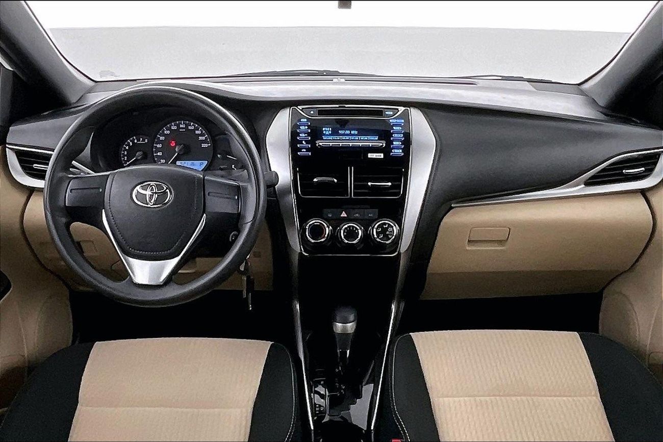 تويوتا يارس SE / E | سنة ضمان مجانية | 0 دفعة أولى | سياسة الإعادة بعد 7 أيام