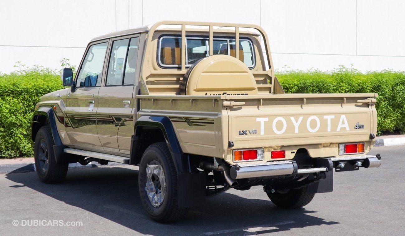 Toyota Land Cruiser Pick Up تويوتا كروزر دبل   *70 anniversary *    فل اوبشن ونش دفلوك  2022  لون بيج