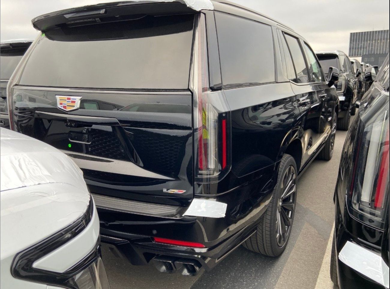 Cadillac Escalade V SERIES EXECUTIVE SEATS