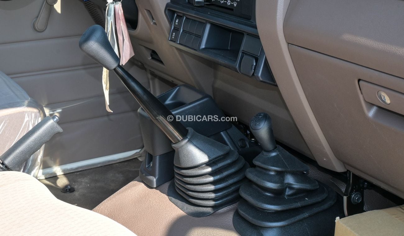 Toyota Land Cruiser Pick Up LC79 SC 4.5L V8 YM 2024 BASIC