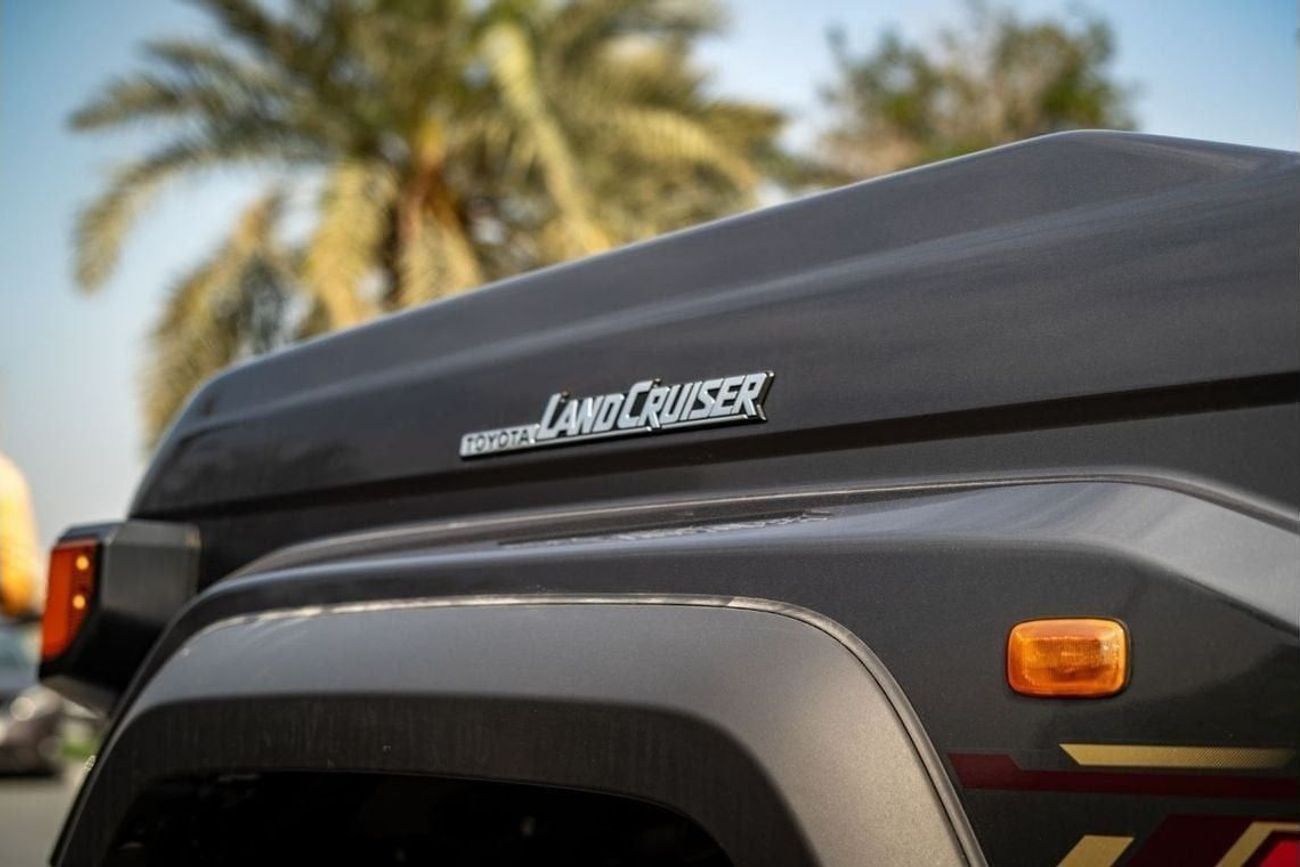 تويوتا لاند كروزر بيك آب TOYOTA LAND CRUISER 4.0 LTR V6 PETROL FULL OPTION AUTOMATIC 2024 MODEL