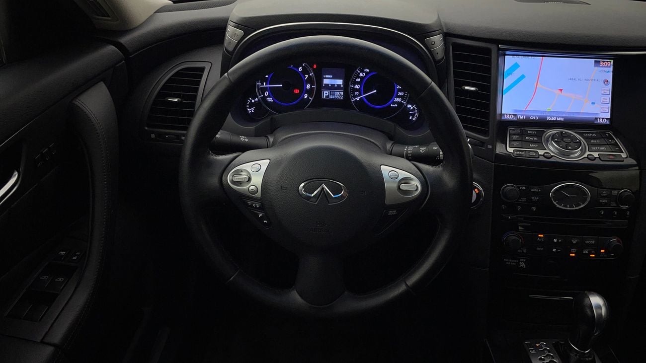 إنفينيتي QX70 LUXURY 3.7 | بدون دفعة مقدمة | اختبار القيادة في المنزل