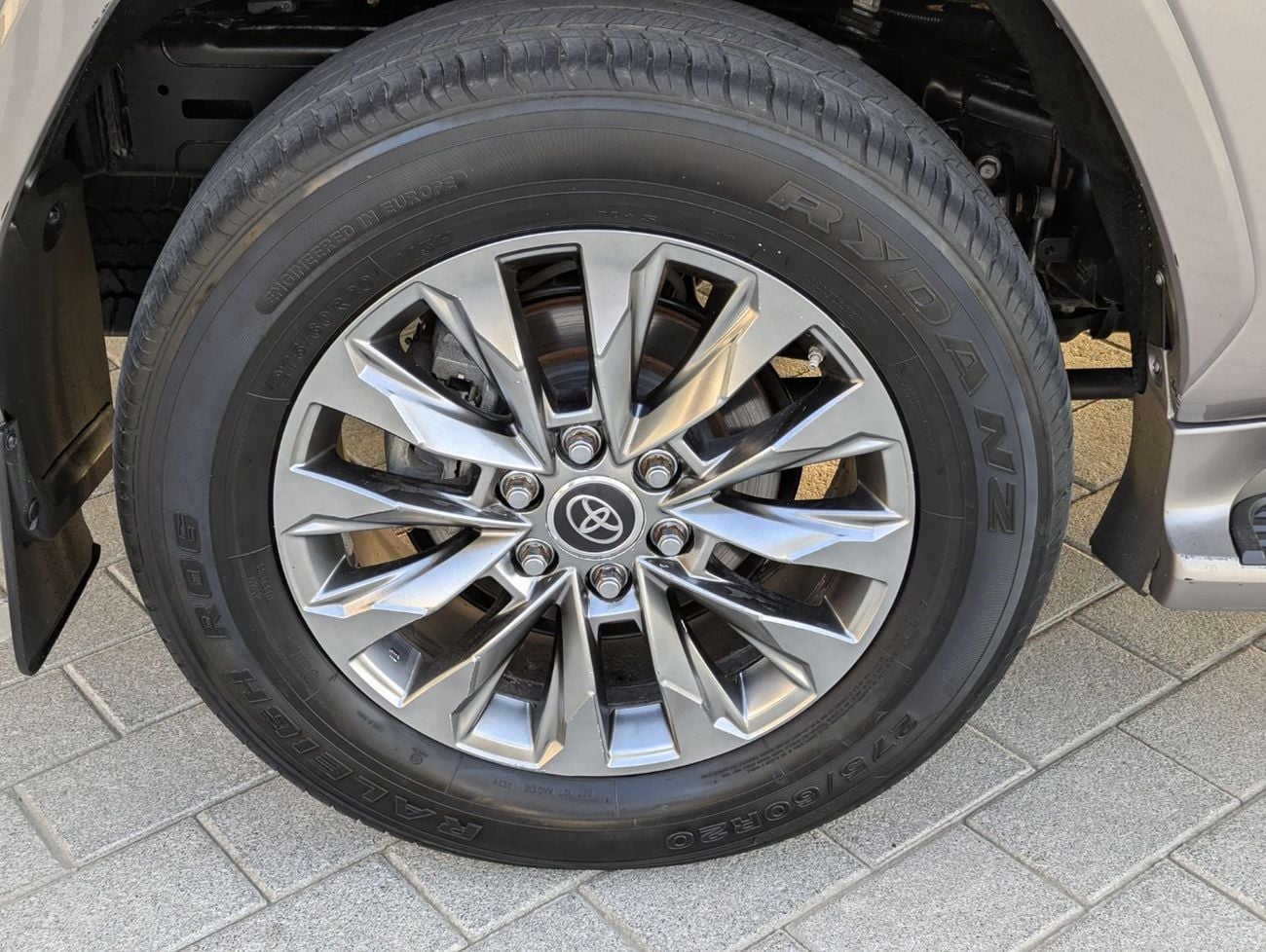 Toyota Land Cruiser GXR Top LHD 2022 MODEL Year 3.3L V6 Diesel Engine Twin turbo colour Brown interior Beige push start