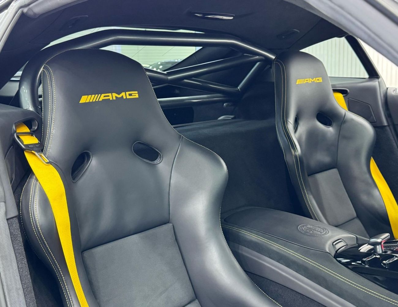 مرسيدس بنز AMG GTR 2018 Mercedes-AMG GT R, Full Carbon Fiber, 1 Year Warranty, Full Agency Service History, GCC