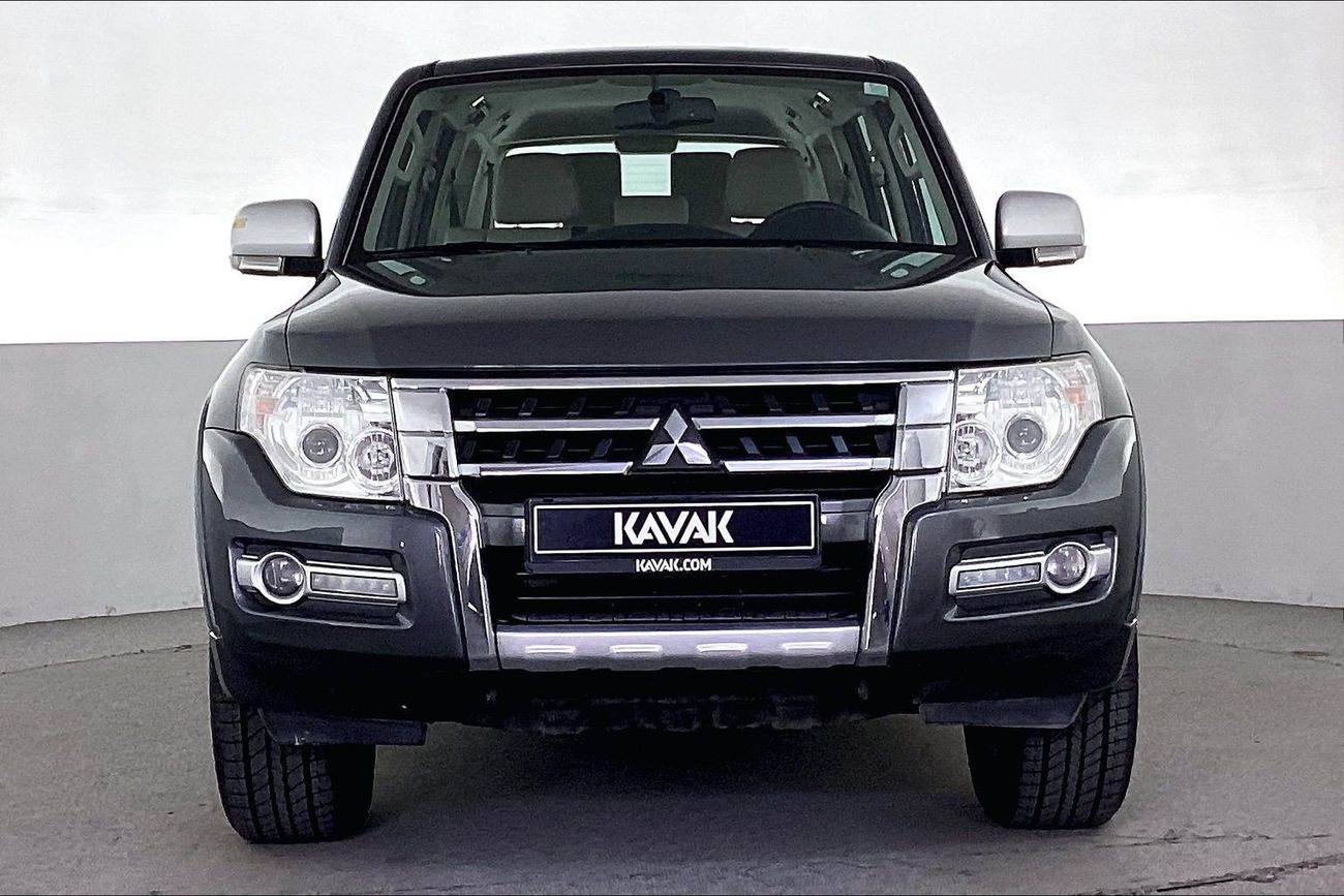 ميتسوبيشي باجيرو GLS Midline | National Day Celebration | شامل الضمان | 0 ﺪﻔﻋﺓ ﺃﻮﻟﻯ