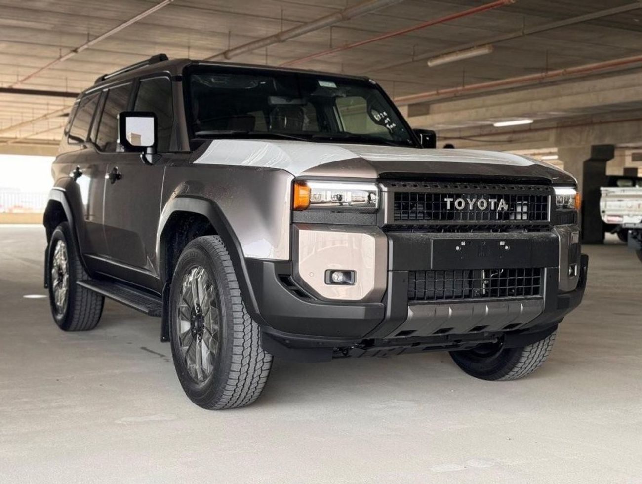 تويوتا برادو 2.4L PETROL LUXURY 2024