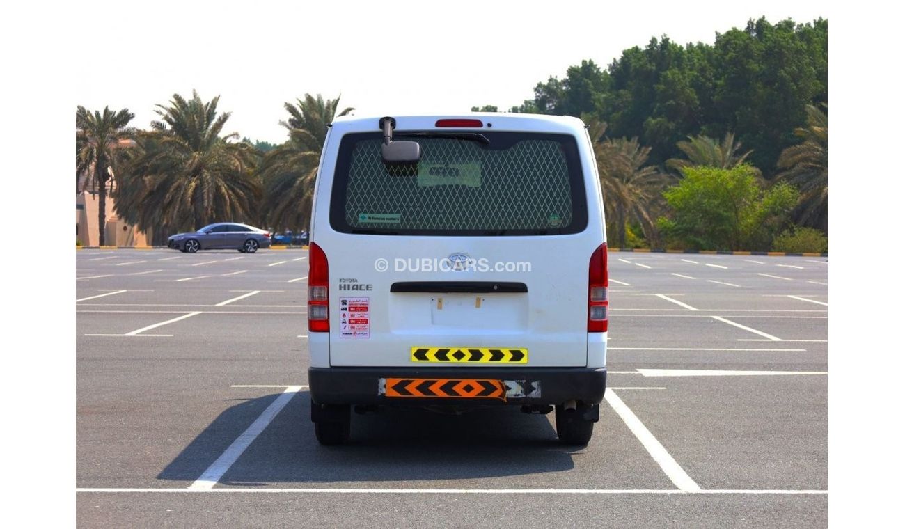 Toyota Hiace GL - Standard Roof Dry Delivery Van - Petrol - Manual Transmission | GCC Specs - Like New Condition