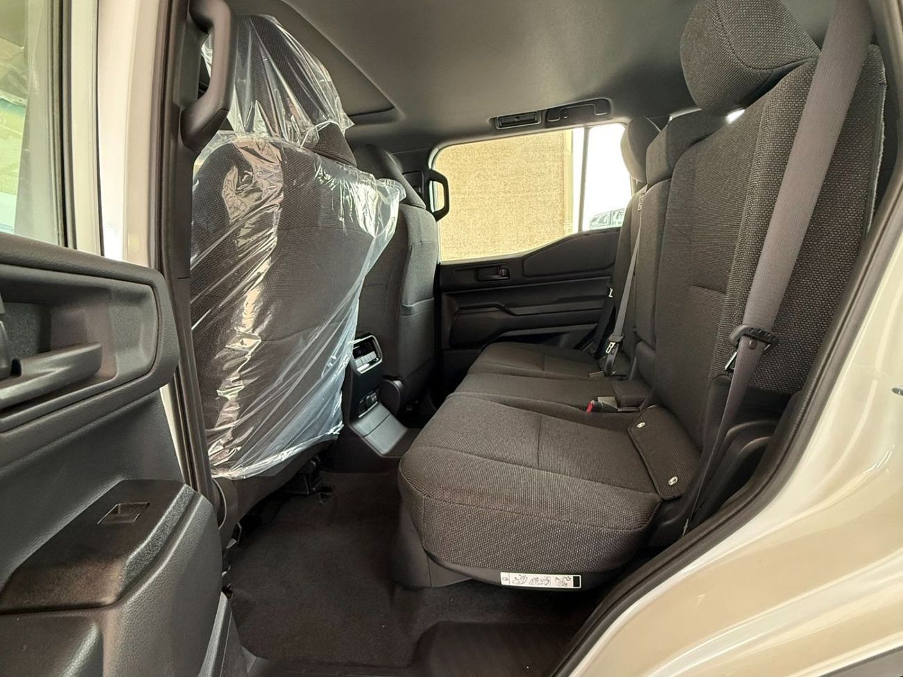 Toyota Prado PRADO 2.8 SUNROOF BLACK INTERIOR ** EXPORT ONLY **التصدير فقط خارج الخليج***