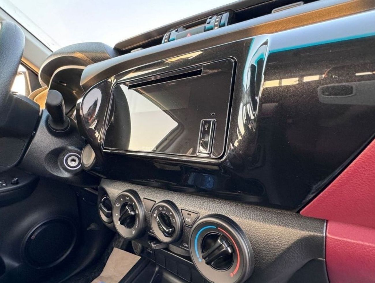 تويوتا هيلوكس Toyota Hilux 4x4 LZ  / AT