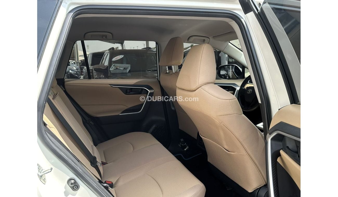Toyota RAV4 HYBRID 2021 - RAV4 - GCC - ACCIDENTS FREE - ORIGINAL PAINT