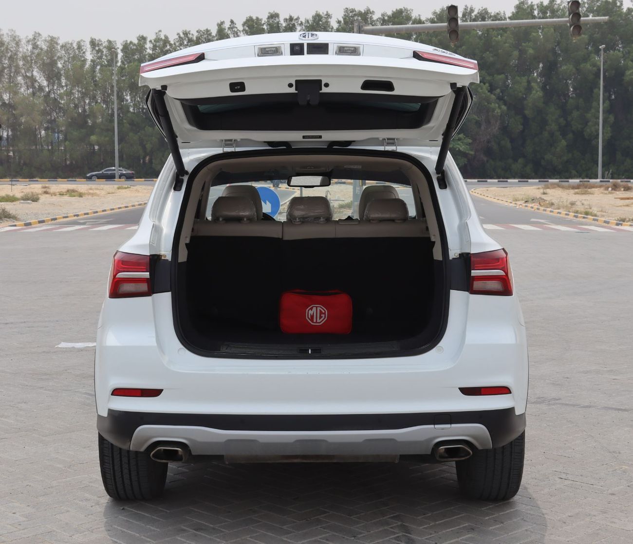 أم جي RX5 سيارة MG RX5 موديل 2020 خليجى بدون حوادث وبحاله ممتازه ممشى 82000 كيلو متر وبمحرك 2000 سي ىسى وسعر 3