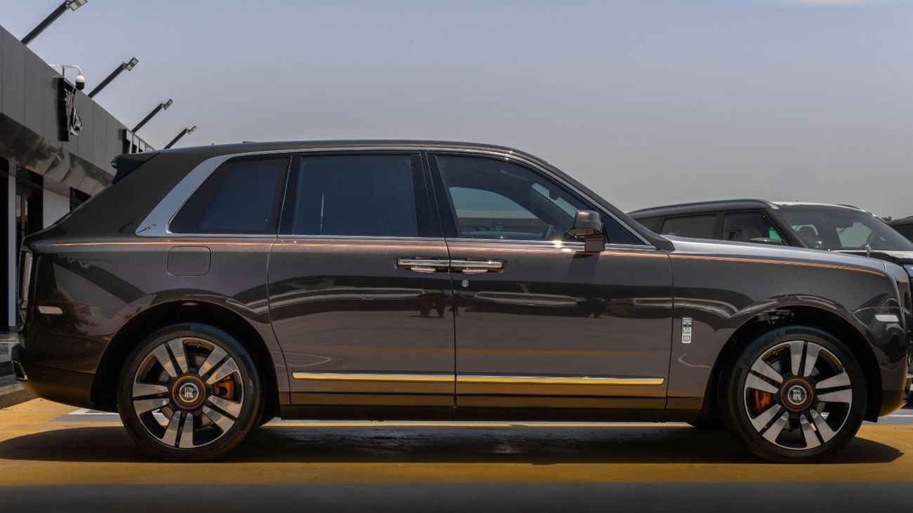 Rolls Royce Cullinan STD 2023 GCC 4 SEATS VIP DEALER WARRANTY AND SERVICES