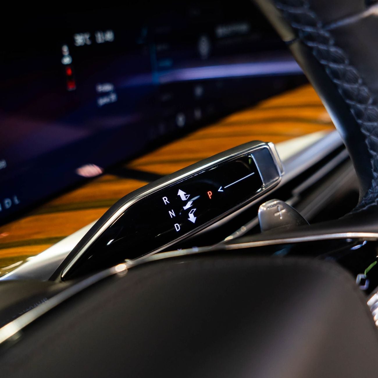 Cadillac Escalade AED 8,432 P.M • 0% Downpayment • Cadillac Escalade Sport Platinum • Agency Warranty