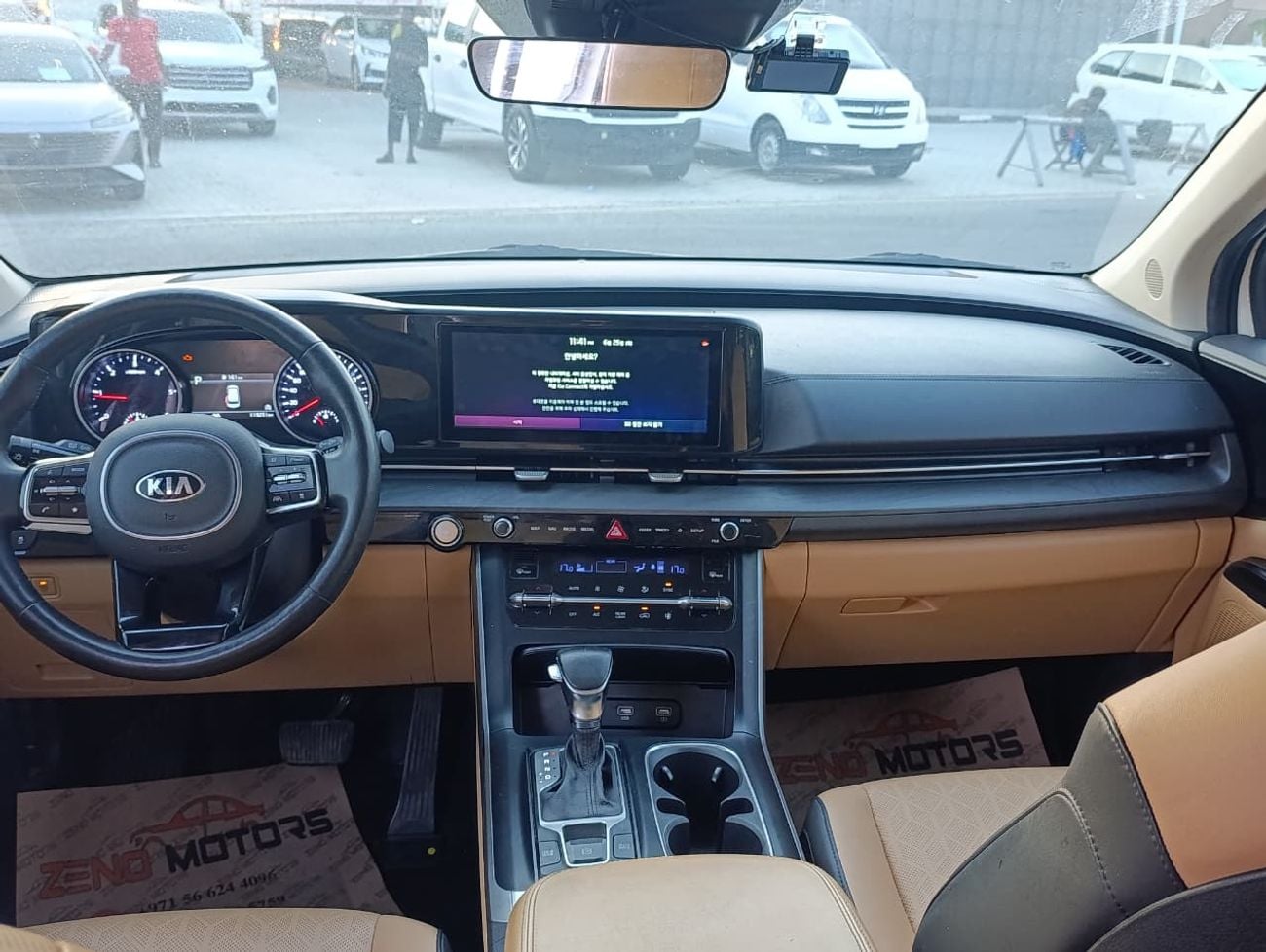 Kia Carnival STD (NON GCC)