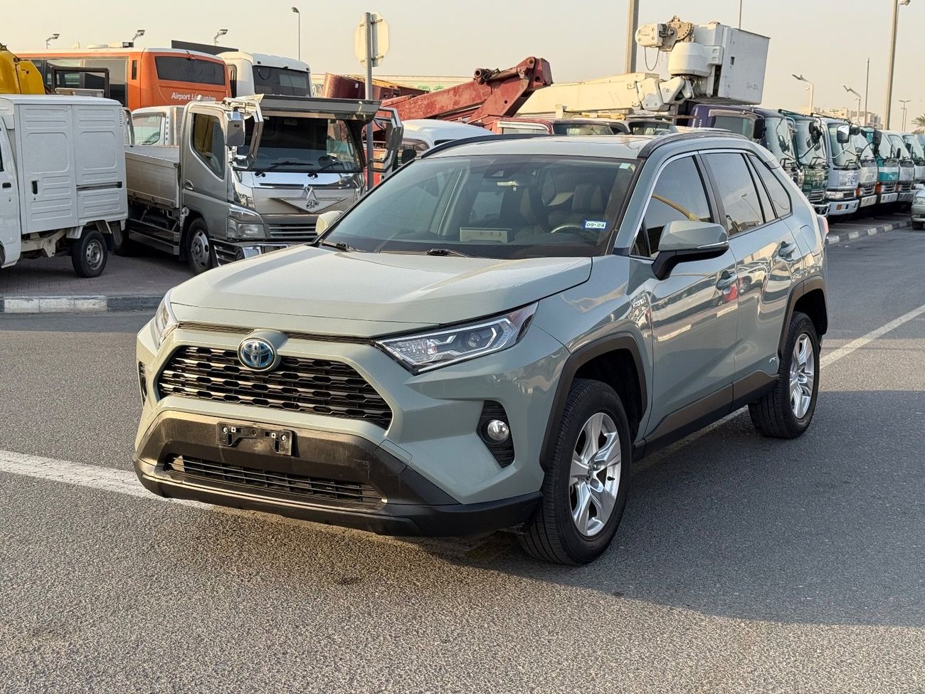 Toyota RAV4 XLE 2.5L 2021 TOYOTA RAV4 XLE HYBRID 4x4 FULL OPTIONS IMPORTED FROM USA