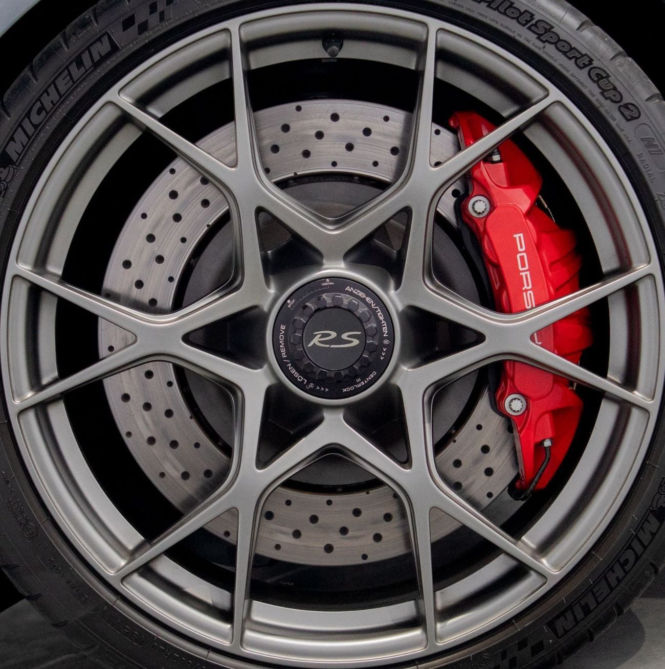Porsche 718 Spyder RS