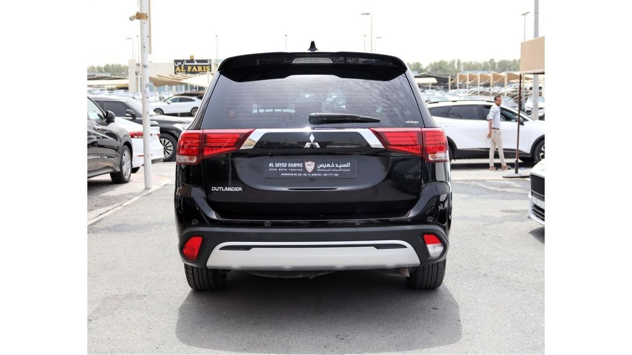 Mitsubishi Outlander GLX Basic ACCIDENTS FREE - ORIGINAL PAINT - GCC - 7 STR - ENGINE 2400 CC - V4