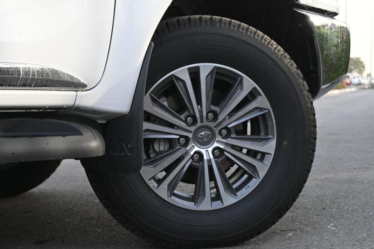 Toyota Hilux 2.4L DSL FULL OPTION SAUDI