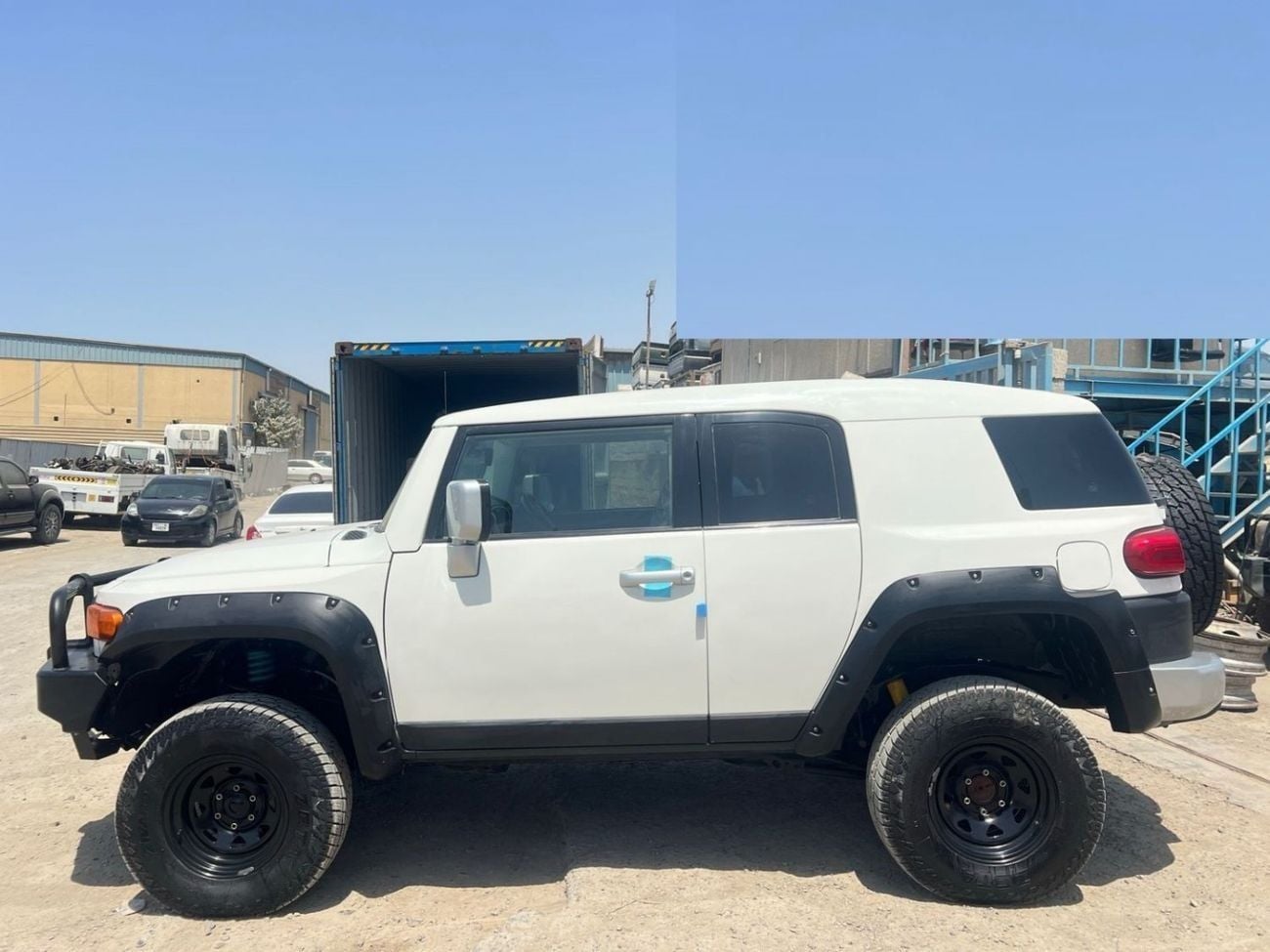 Toyota FJ Cruiser BASE PETROL 4,0 LITER ,RIGHT HAND DRIVE 2012 MODEL