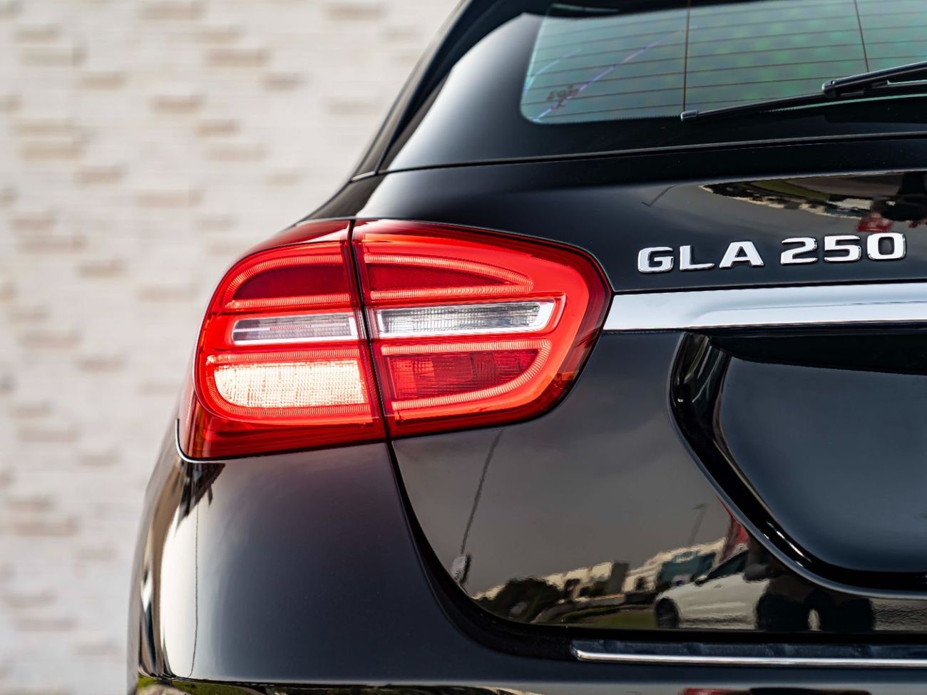 مرسيدس بنز GLA 250 Std 2.0L (211 HP)