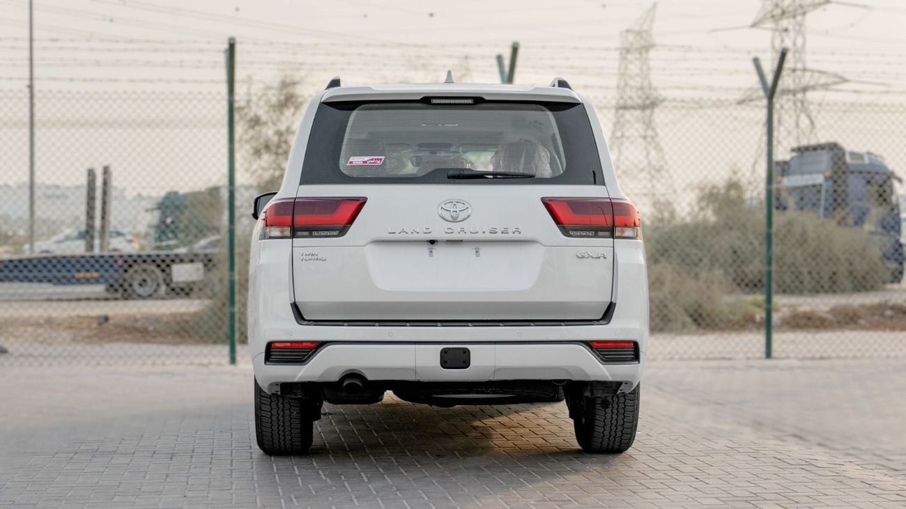 Toyota Land Cruiser 2025 Toyota Land Cruiser GXR 3.5L AT Petrol (With Sunroof) (White-Beige)