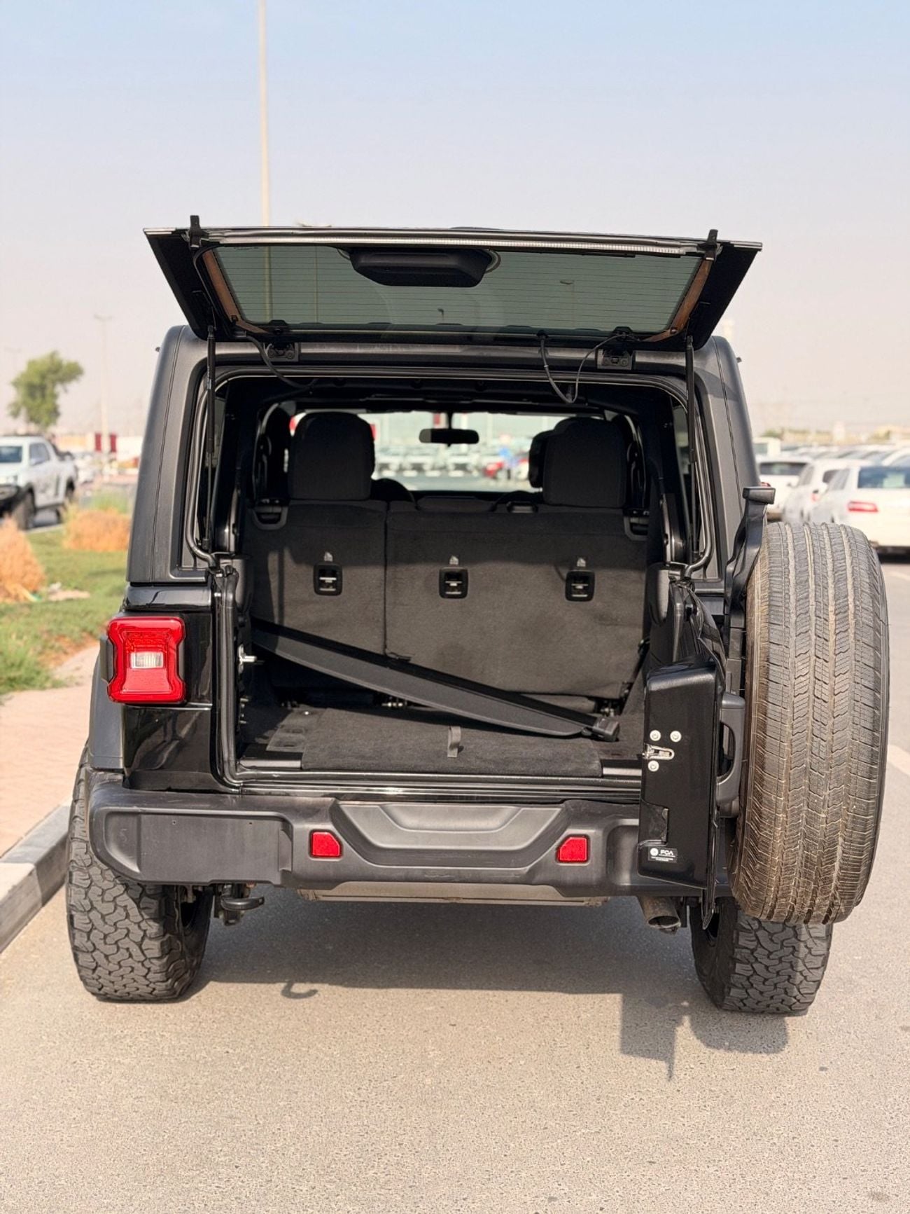 Jeep Wrangler Unlimited Sport S 2.0L A/T