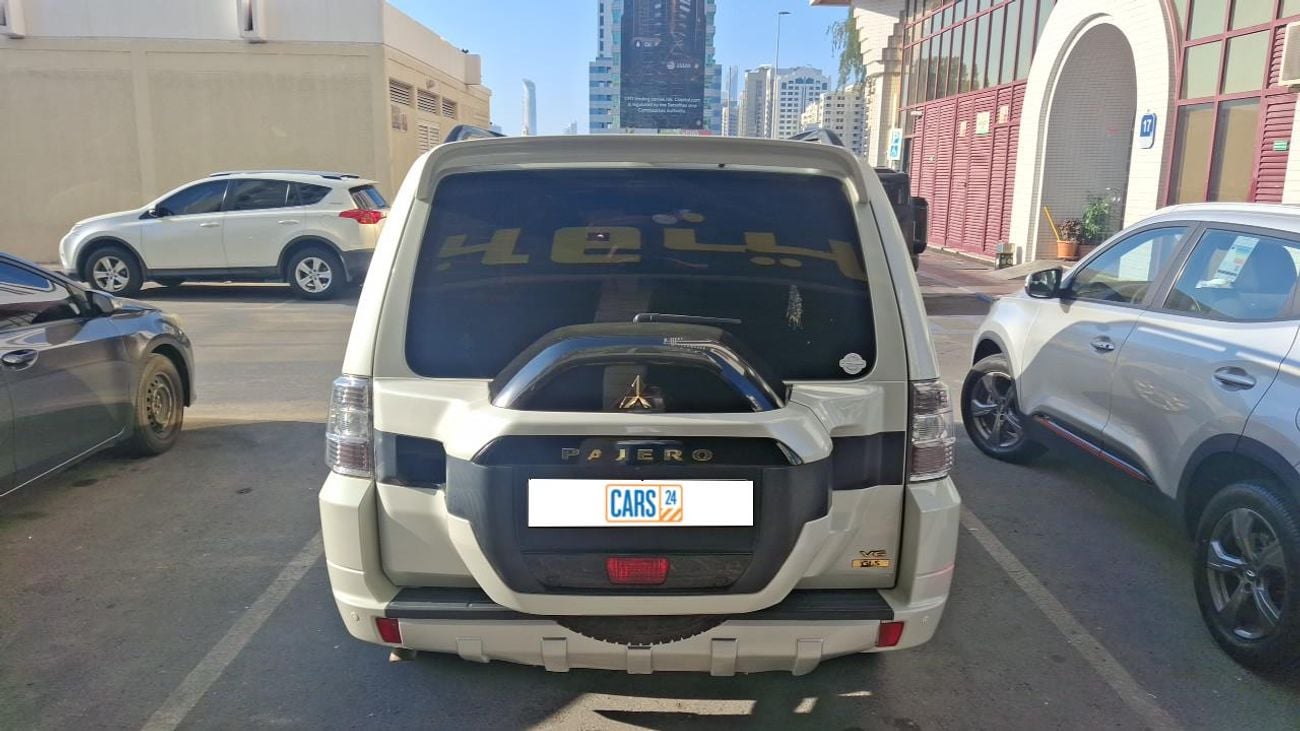 ميتسوبيشي باجيرو GLS MIDLINE 3 | بدون دفعة مقدمة | اختبار القيادة في المنزل