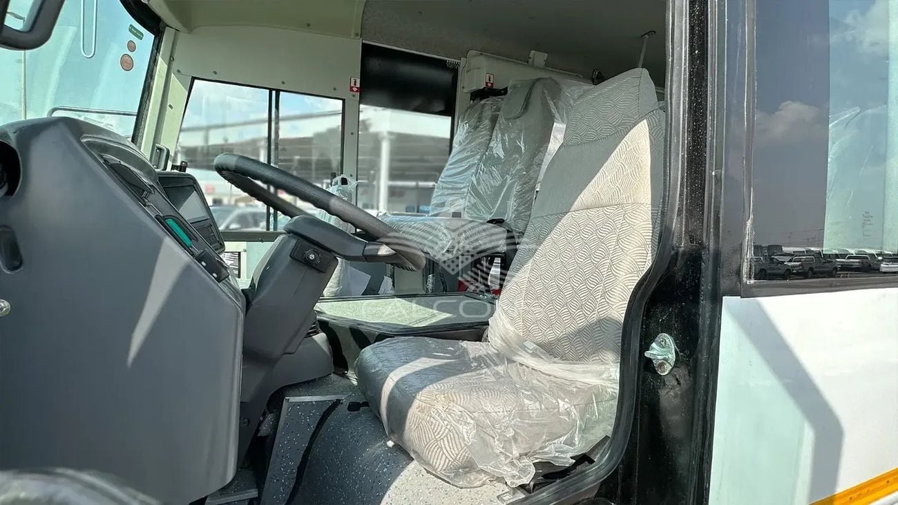 SML Isuzu S7 Bus 3455cc 47-SEATER AC Diesel MT