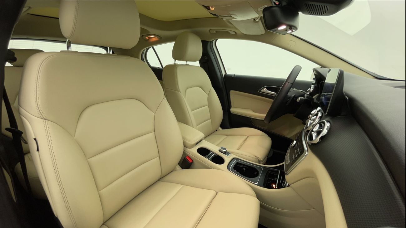 مرسيدس بنز GLA 220 PREMIUM 2 | بدون دفعة مقدمة | اختبار القيادة في المنزل