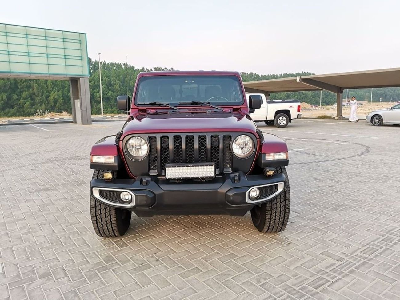 جيب جلادياتور Jeep Gladiator - 2022 - Maroon