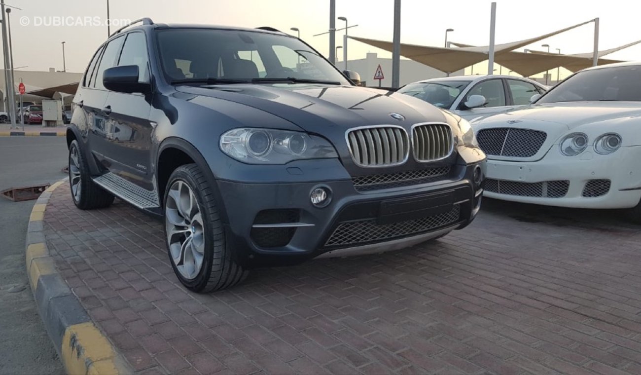 BMW X5 X5 model 2013 GCC car prefect condition full service full option low mileage