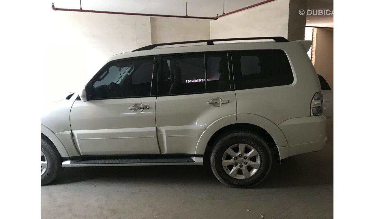 ميتسوبيشي باجيرو Pajero Gls full option 2014 model, 77500km