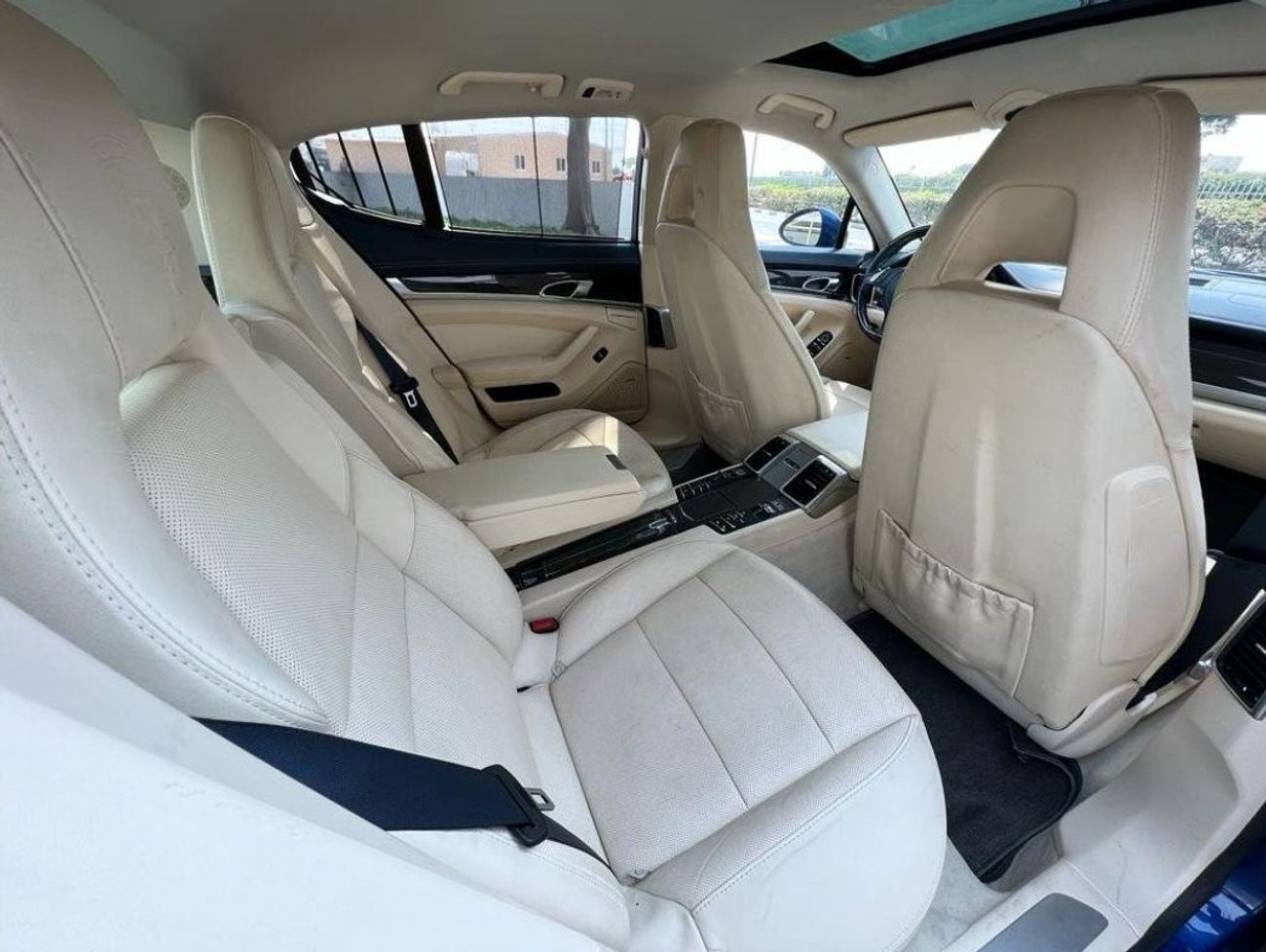 Porsche Panamera PORSCHE PANAMERA 4S 2012 GCC CARBON FIBER LOW MILEAGE WITH ONE YEAR WARRANTY