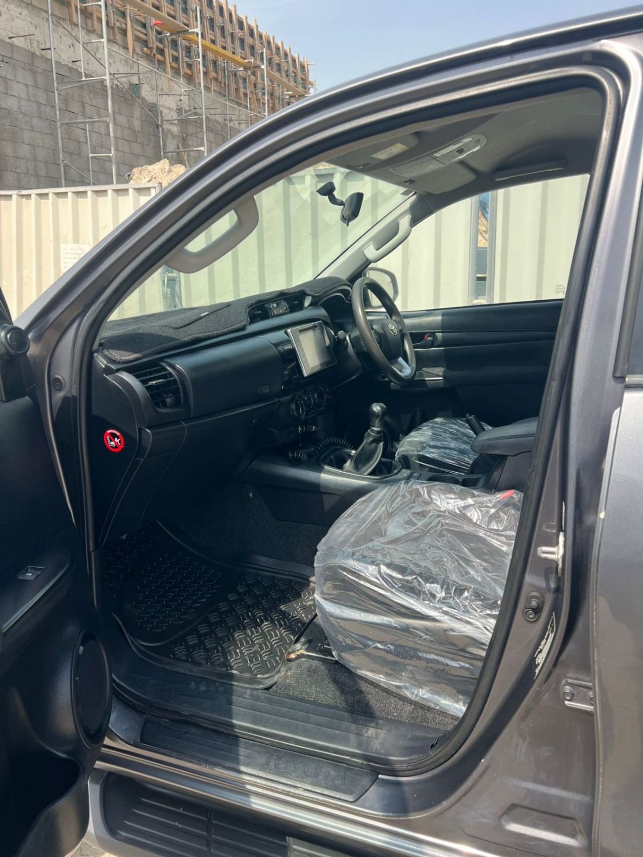 Toyota Hilux DIESEL 2.8L RIGHT HAND MANUAL GEAR YEAR 2017