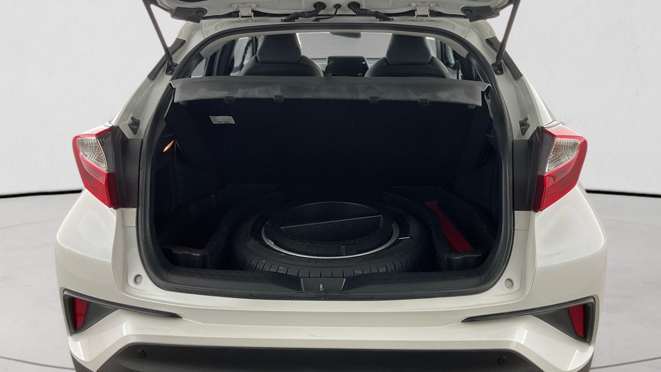 تويوتا CHR VX | upto AED 20,000 Ramadan Discount | شامل الضمان | 0 ﺪﻔﻋﺓ ﺃﻮﻟﻯ