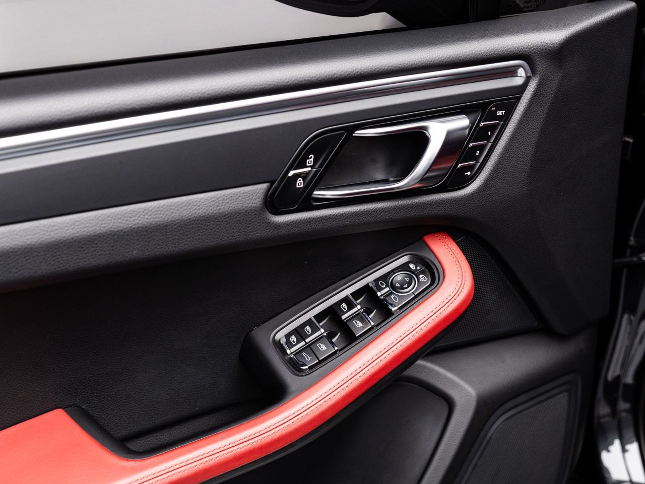 Porsche Macan Std 2.0L (252 HP) 2021 Porsche Macan, 1 Year Blackline Warranty, Full Service History, Low KMs, GCC