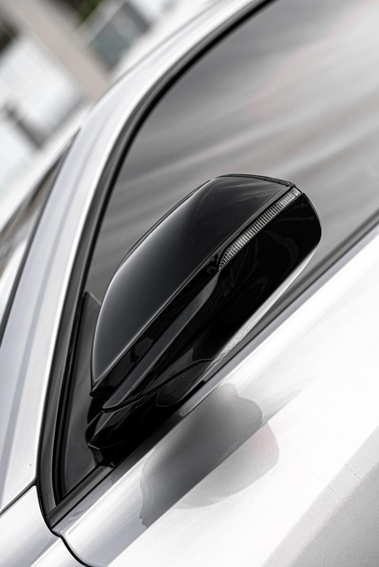 Audi Q8 55 TFSI quattro S-Line 3.0L (340 HP)