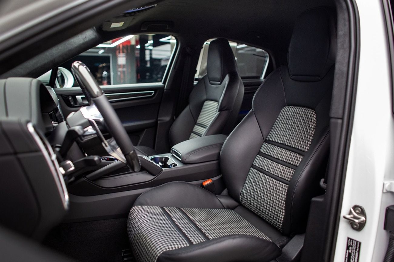 Porsche Cayenne Gcc | Dealer Warranty