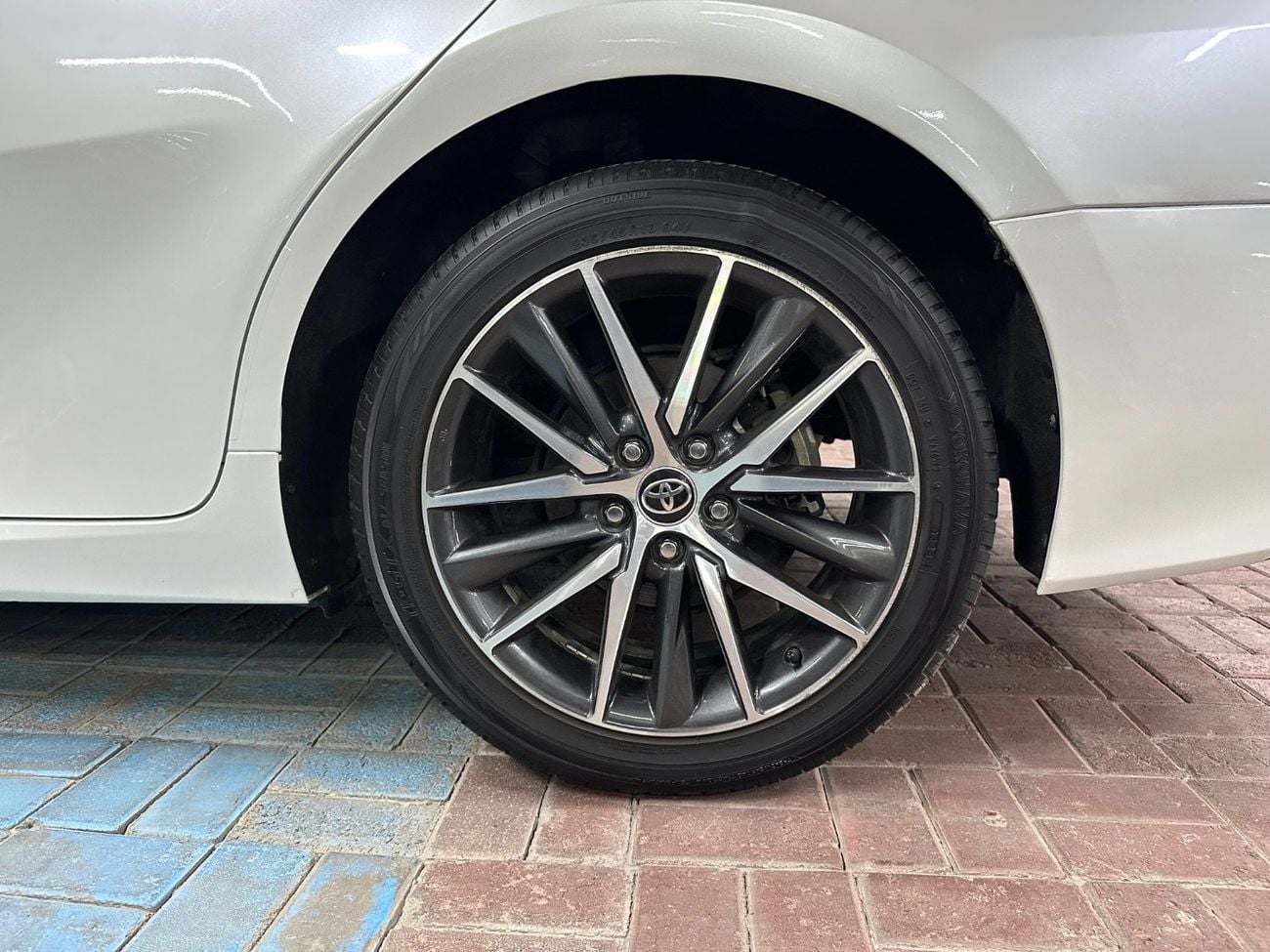 Toyota Camry XLE 2.5L