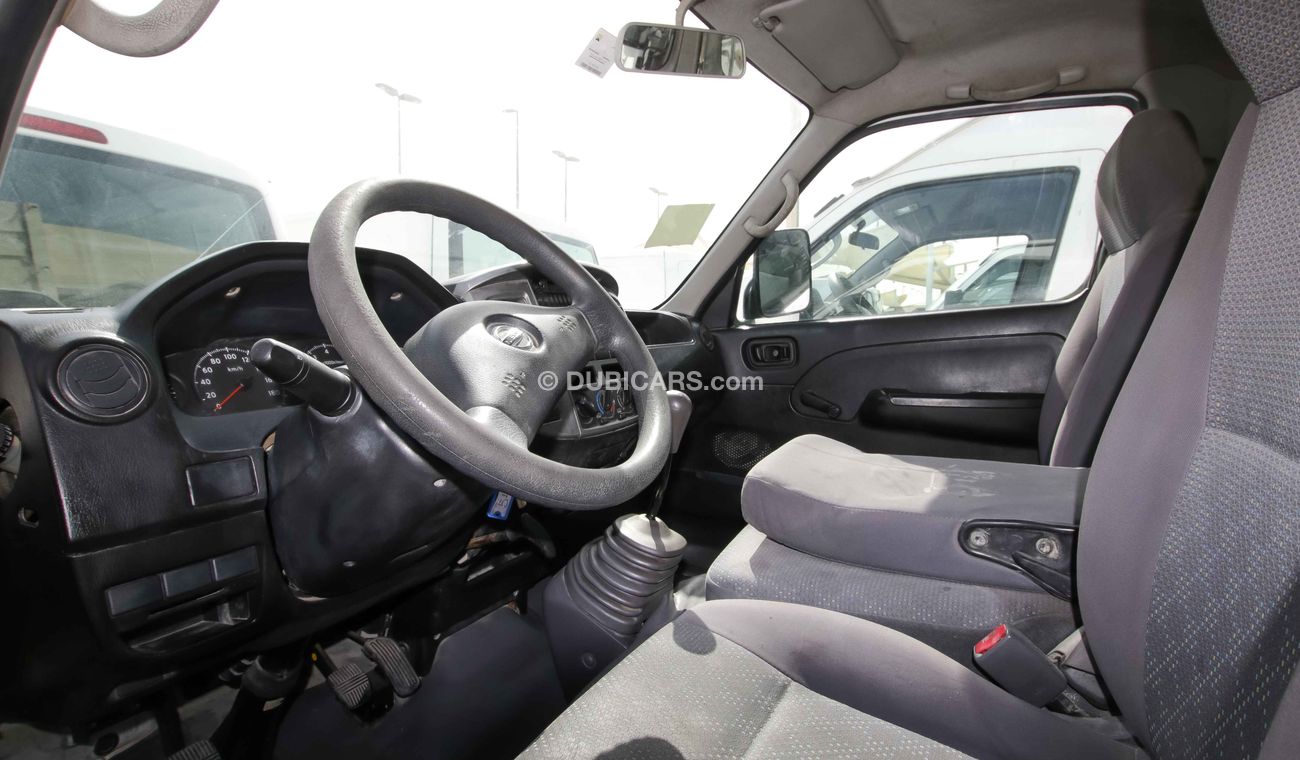 Nissan Urvan