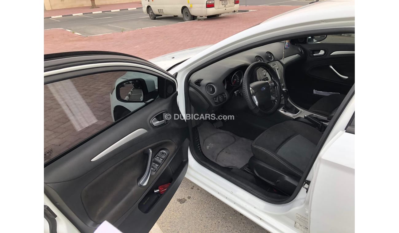 فورد مونديو Ford mondeo excellent condition model 2010 GCC