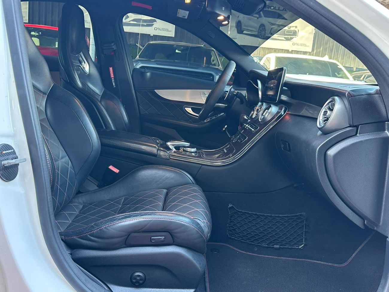 مرسيدس بنز C 63 AMG Std 4.0L Sedan