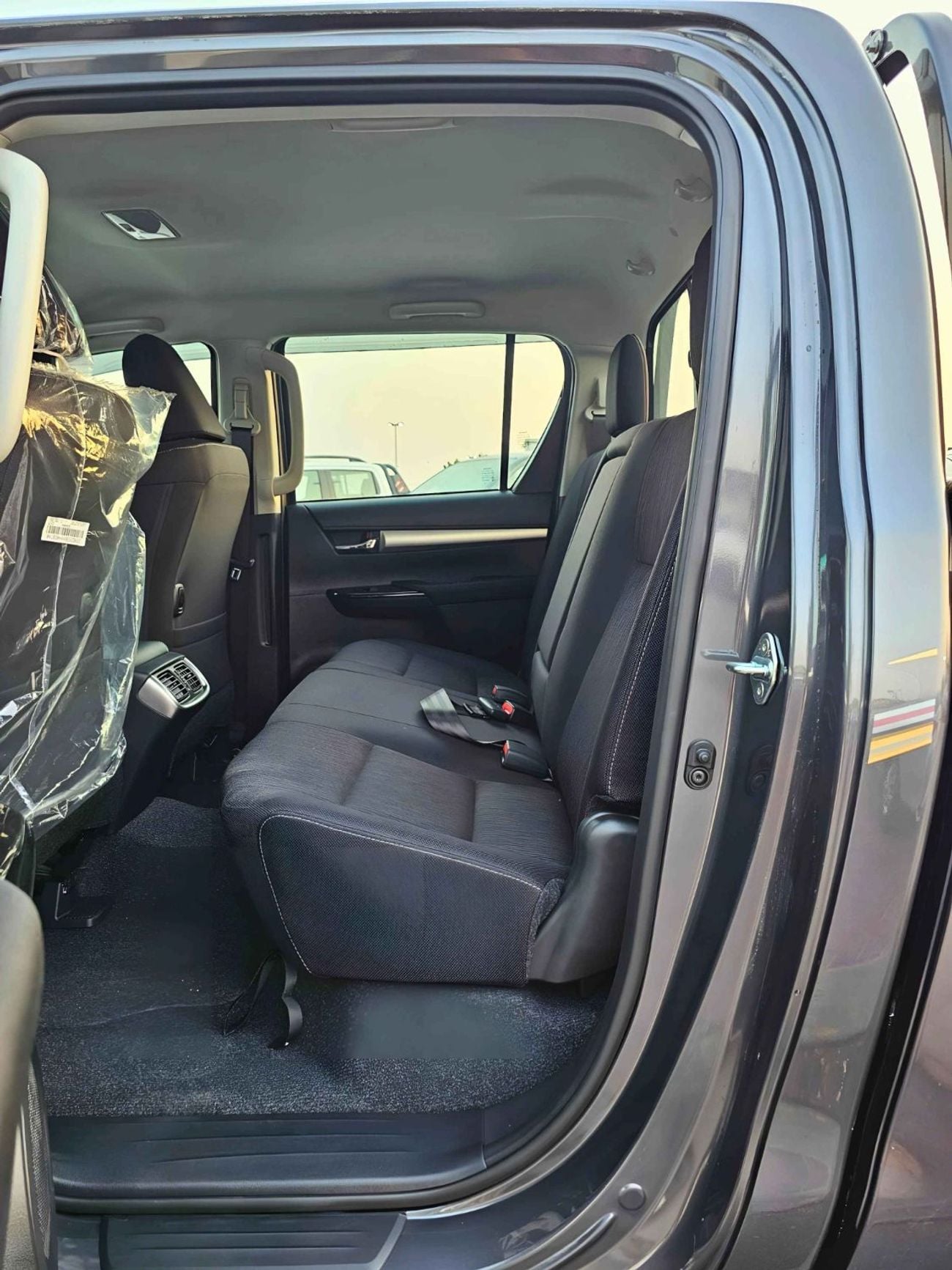 Toyota Hilux SR5 WIDE BODY / DOUBLE CABIN / 2.4L DIESEL A/T 4WD / BLIND SPOT / OVER FENDER / DIFF LOCK (CODE#HDAH