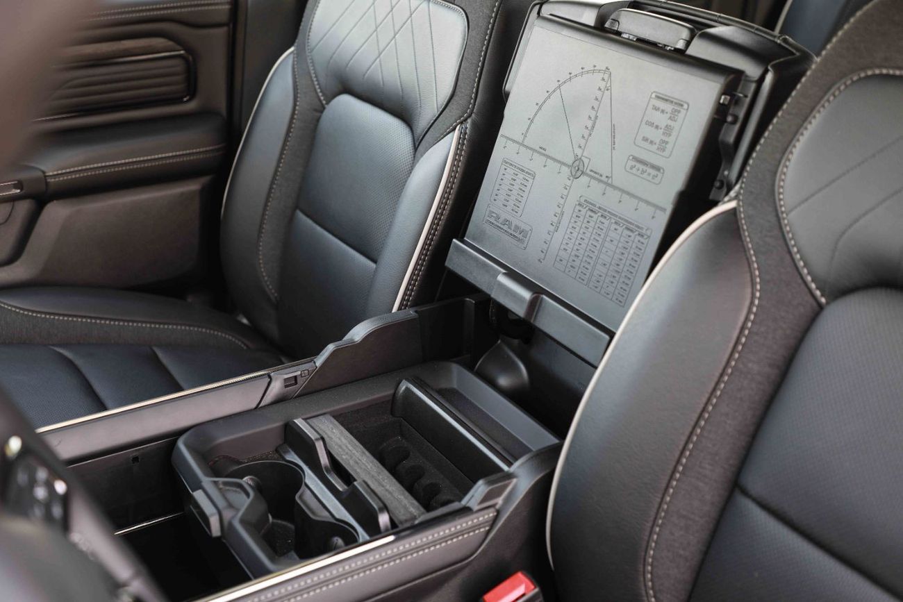 رام 1500 2025 RAM 1500 LIMITED "Night Edition" 3.0L V6 - GCC - Black inside Black